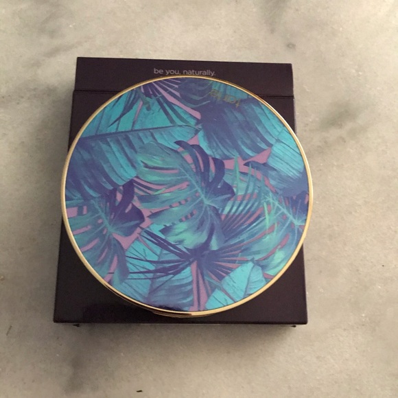 Tarte neutral eyeshadow pallet - Picture 4 of 4